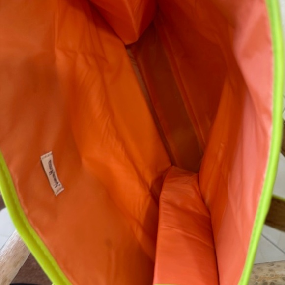 (NWOT) NEW NEIMAN MARCUS COLORFUL TOTE BAG, 14" X 14" X 6", 2 LEATHER STRAPS, - Picture 3 of 4